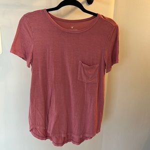 American Eagle Pocket short sleeve tee